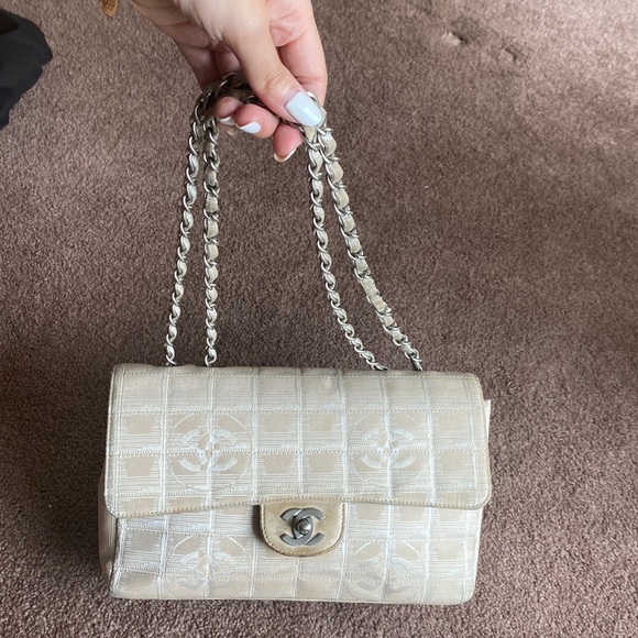 ❌ SOLD | Chanel Classic Flap Bag Authentic Travel Line - Beige - Picture 5 of 13